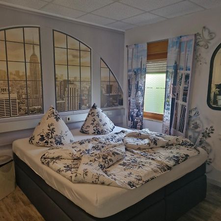 Boardinghouse Sinsheim Zentral Am Burgplatz Vandrarhem Exteriör bild