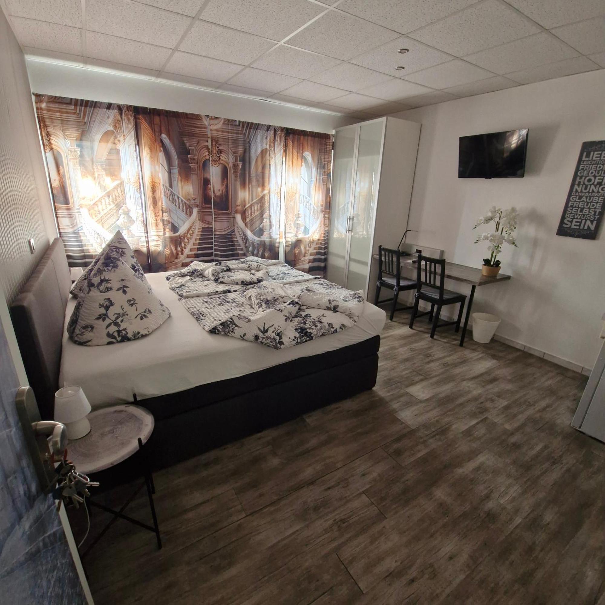 Boardinghouse Sinsheim Zentral Am Burgplatz Vandrarhem Exteriör bild