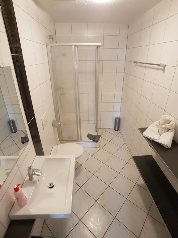 Boardinghouse Sinsheim Zentral Am Burgplatz Vandrarhem Exteriör bild
