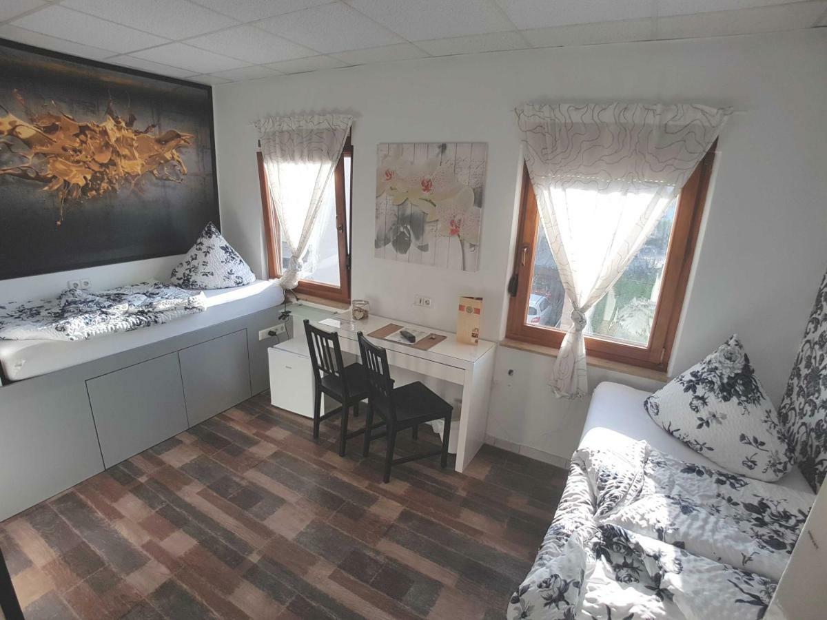 Boardinghouse Sinsheim Zentral Am Burgplatz Vandrarhem Exteriör bild