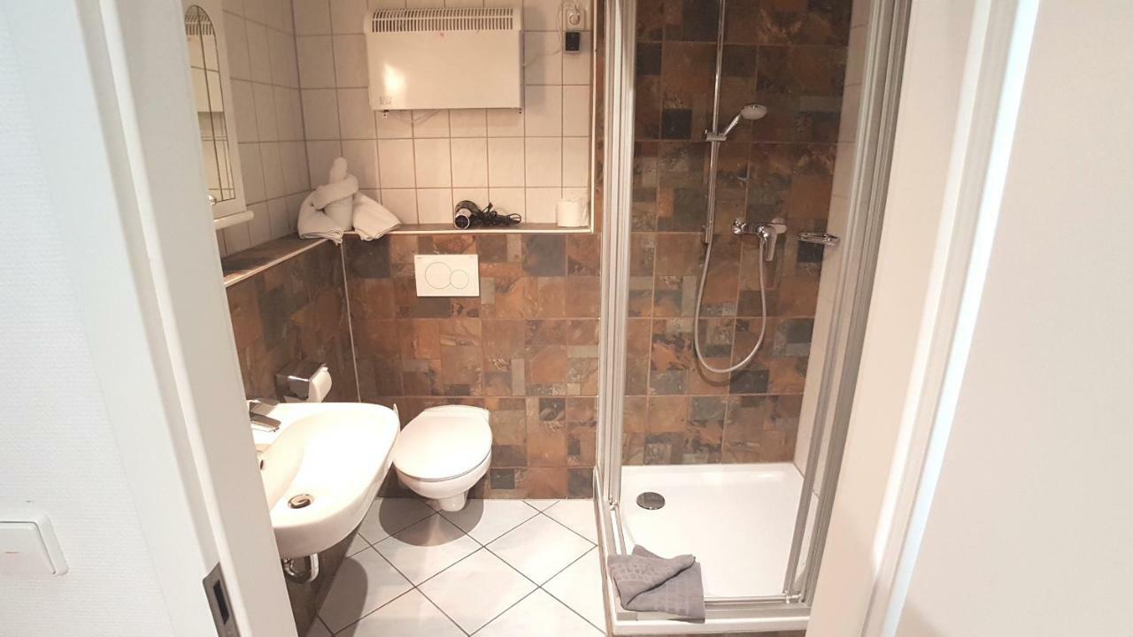 Boardinghouse Sinsheim Zentral Am Burgplatz Vandrarhem Exteriör bild
