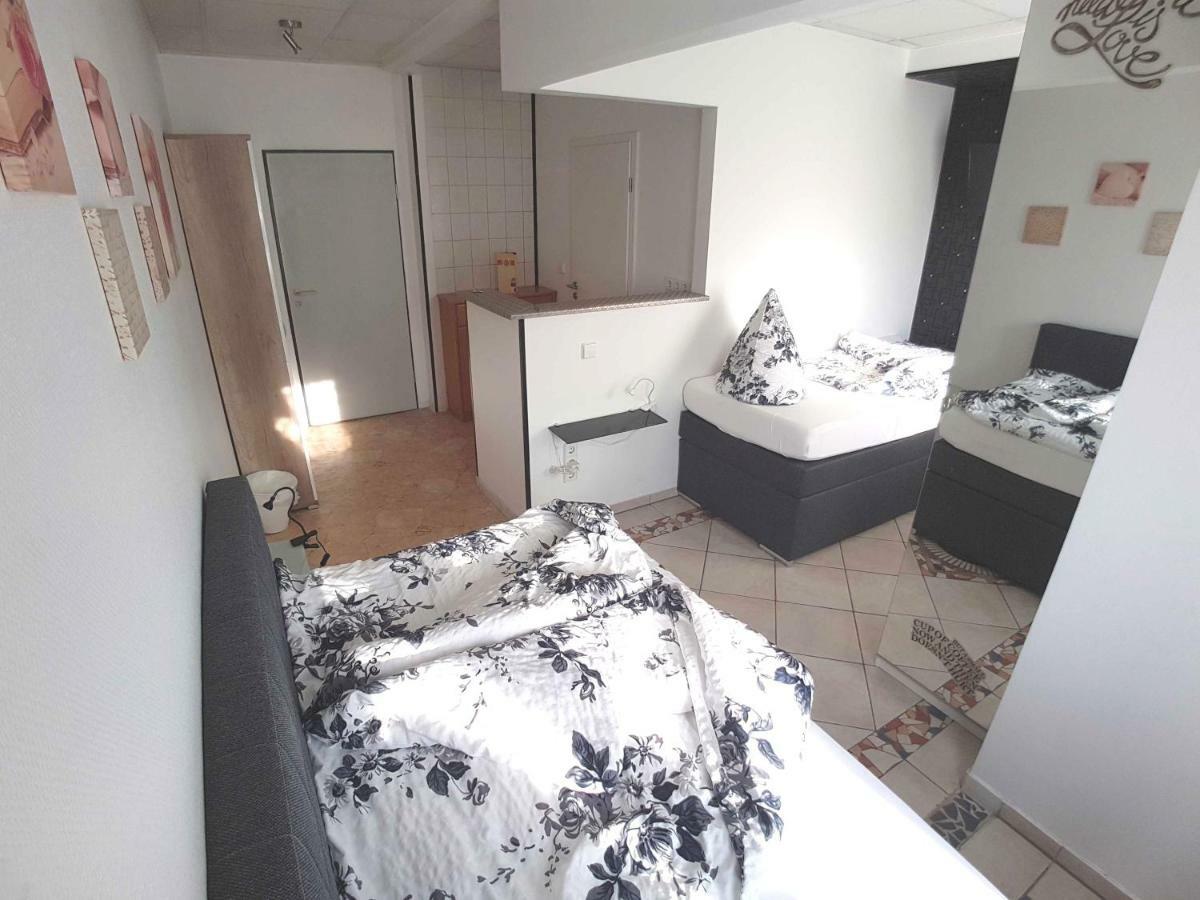 Boardinghouse Sinsheim Zentral Am Burgplatz Vandrarhem Exteriör bild