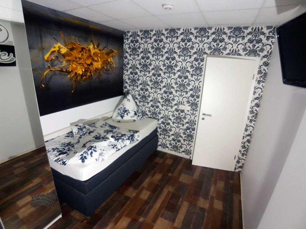 Boardinghouse Sinsheim Zentral Am Burgplatz Vandrarhem Exteriör bild