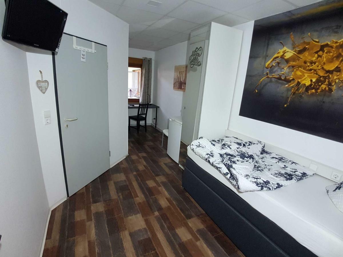 Boardinghouse Sinsheim Zentral Am Burgplatz Vandrarhem Exteriör bild